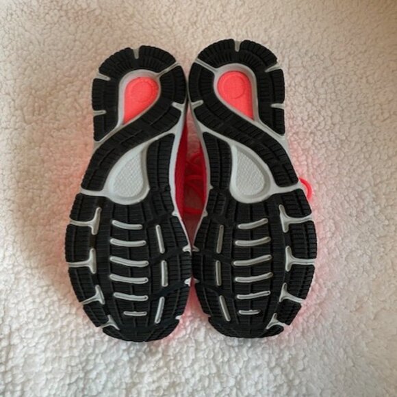 Under Armour Hovr Sonic 4 sneaker, Women's Size 7 - Picture 6 of 9